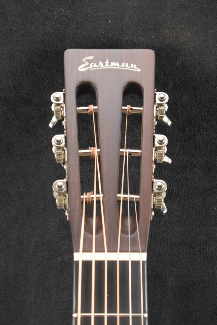 Eastman Eastman E20P-TC-SB Parlor Thermo-Cured Adirondack Spruce Top Sunburst Truetone Gloss