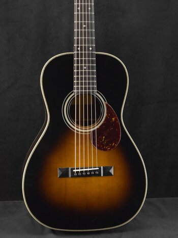 Eastman Eastman E20P-TC-SB Parlor Thermo-Cured Adirondack Spruce Top Sunburst Truetone Gloss