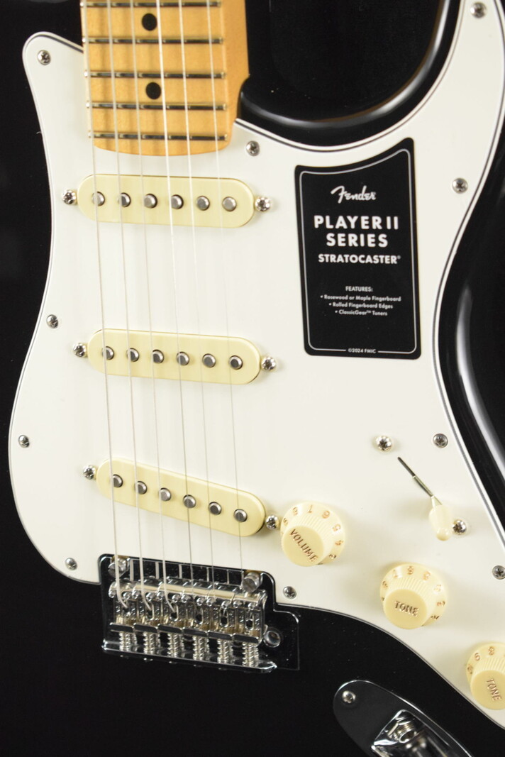 Fender Fender Player II Stratocaster Black Maple Fingerboard