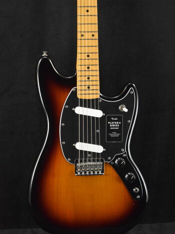 Fender Fender Player II Mustang 3-Color Sunburst Maple Fingerboard