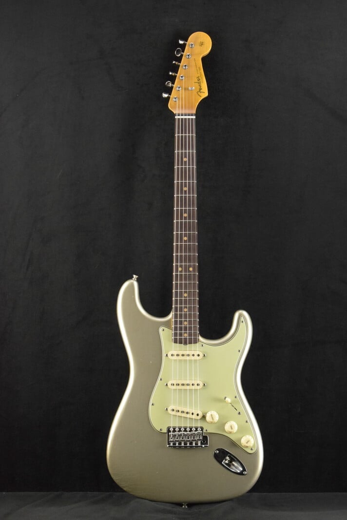 Fender Fender Ltd Ed '64 Stratocaster - Journeyman Relic with Closet Classic Hardware - Aged Inca Silver