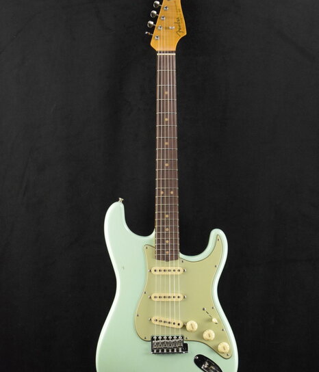 ギター SurfGreen Relic LaquerFinishStratocaster Fender 1957 Stratocaster Heavy Relic Aged Surf Green 1-Piece