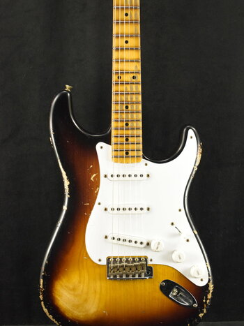 Fender Fender Limited Edition 70th Anniversary 1954 Stratocaster Heavy Relic Wide-Fade 2-Color Sunburst