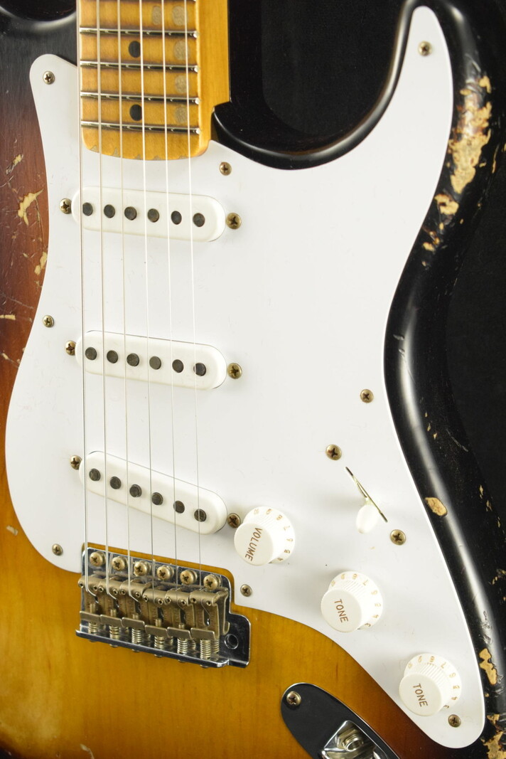 Limited Edition 1954 Hardtail Stratocaster® DLX Closet