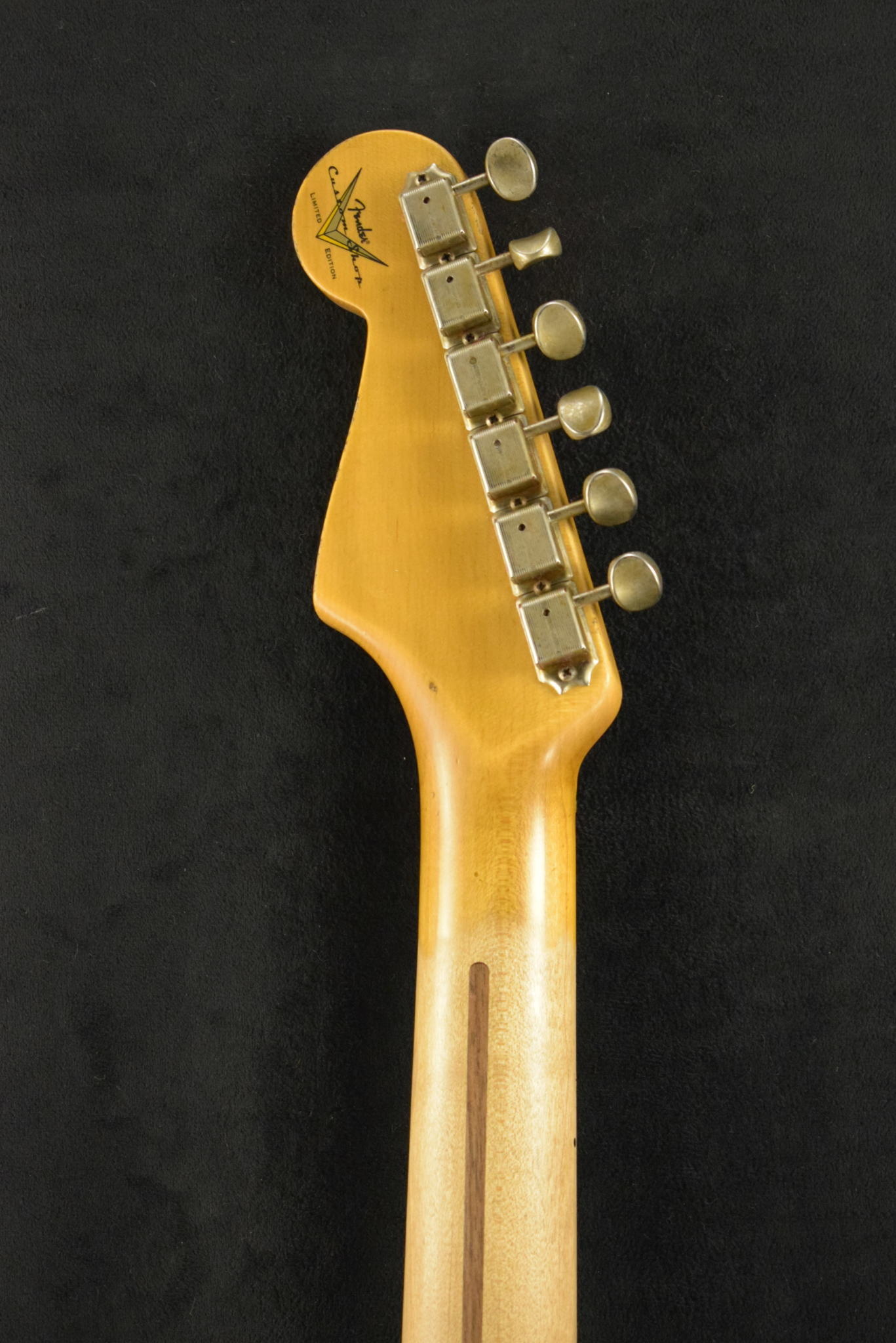 Fender Fender Limited Edition 70th Anniversary 1954 Stratocaster Heavy Relic Wide-Fade 2-Color Sunburst