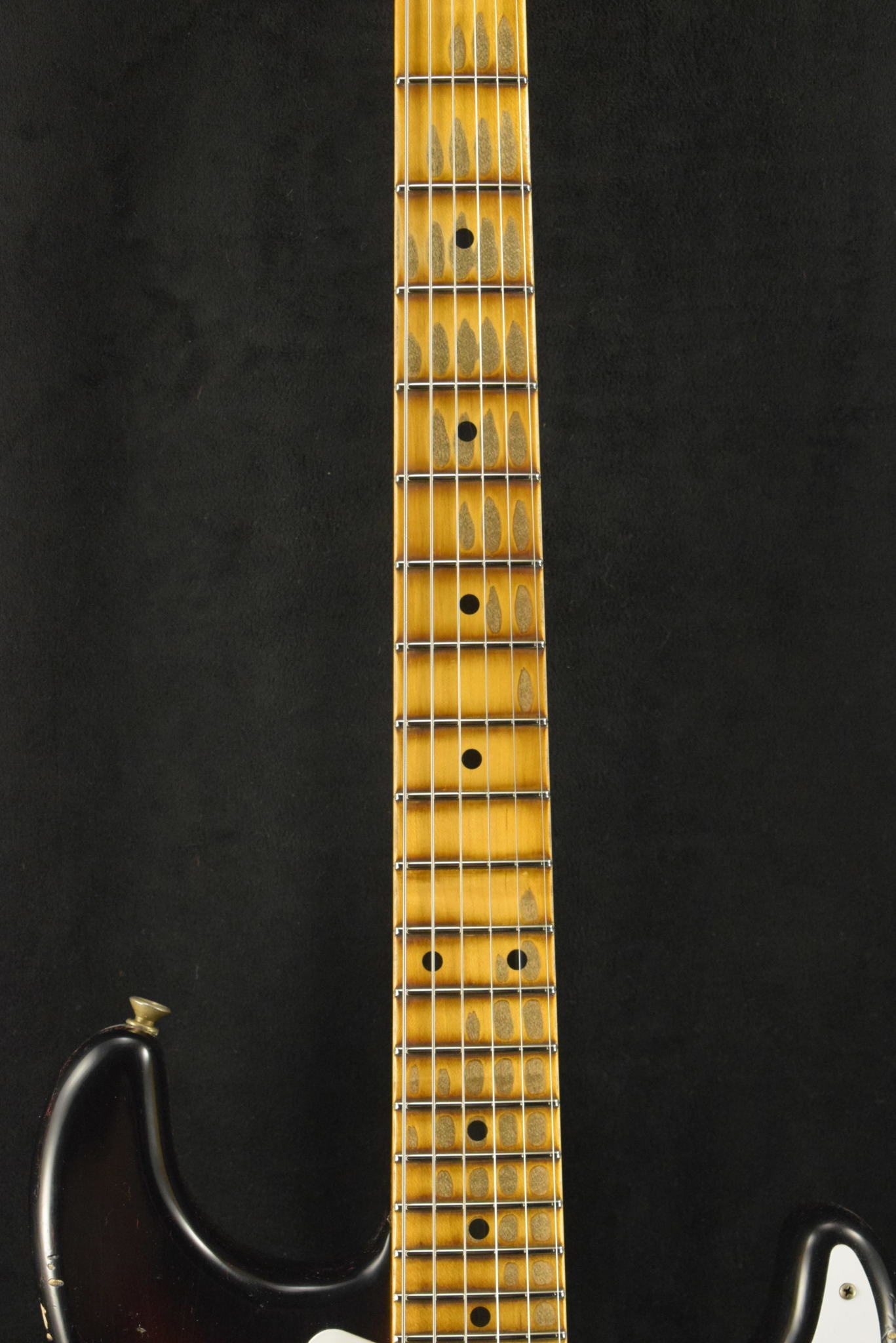 Fender Fender Limited Edition 70th Anniversary 1954 Stratocaster Heavy Relic Wide-Fade 2-Color Sunburst