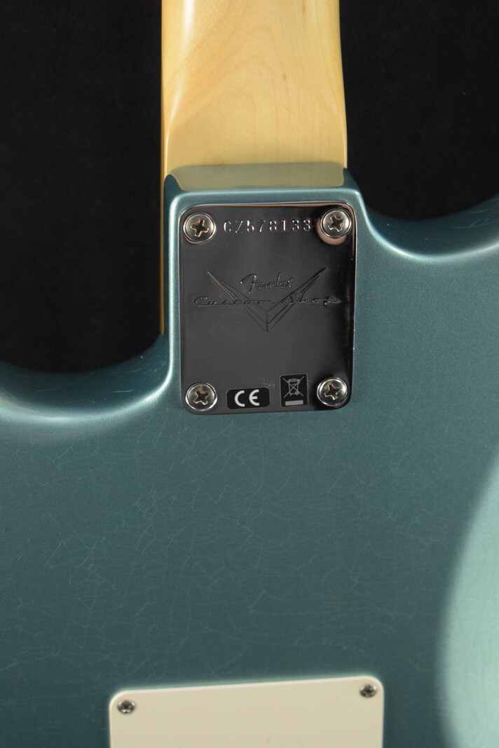 Fender Fender '68 Stratocaster DLX Closet Classic - Aged Teal Green Metallic