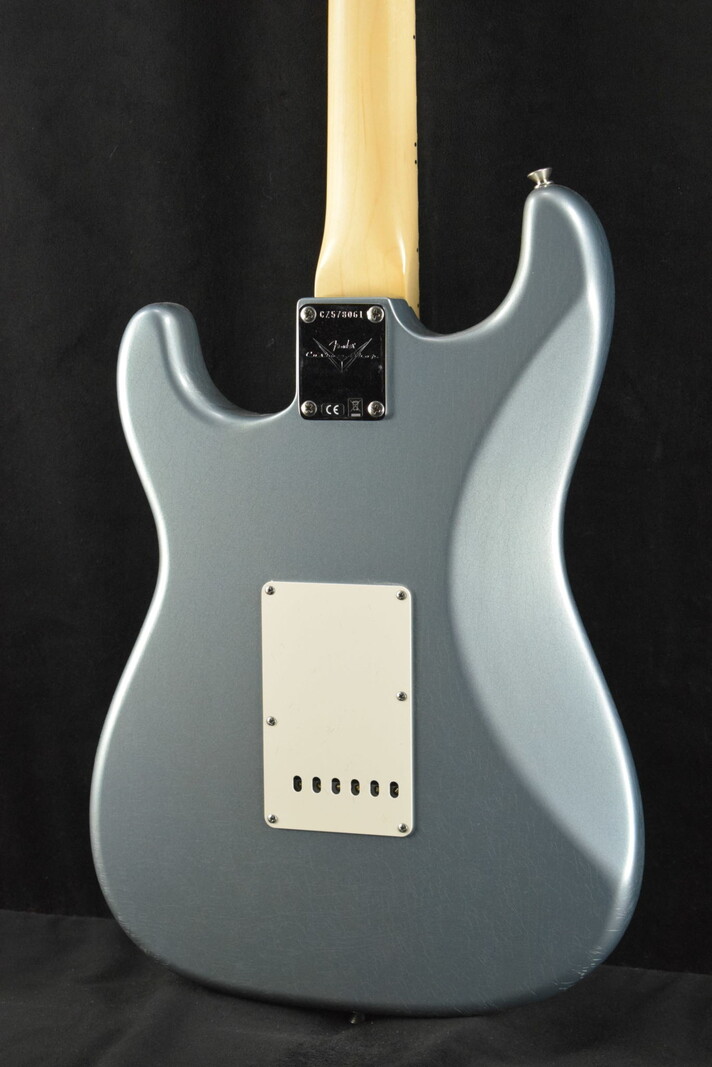 Fender Fender '68 Stratocaster DLX Closet Classic - Aged Blue Ice Metallic