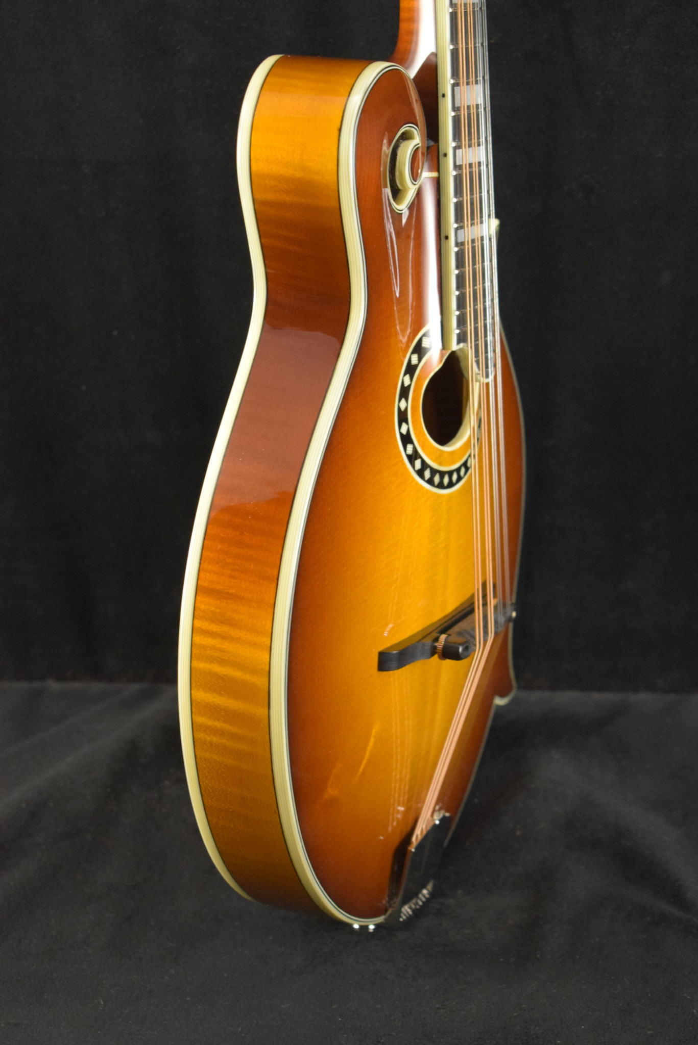 Eastman Eastman MD614-GB F-Style Oval-Hole Electric Mandolin Goldburst