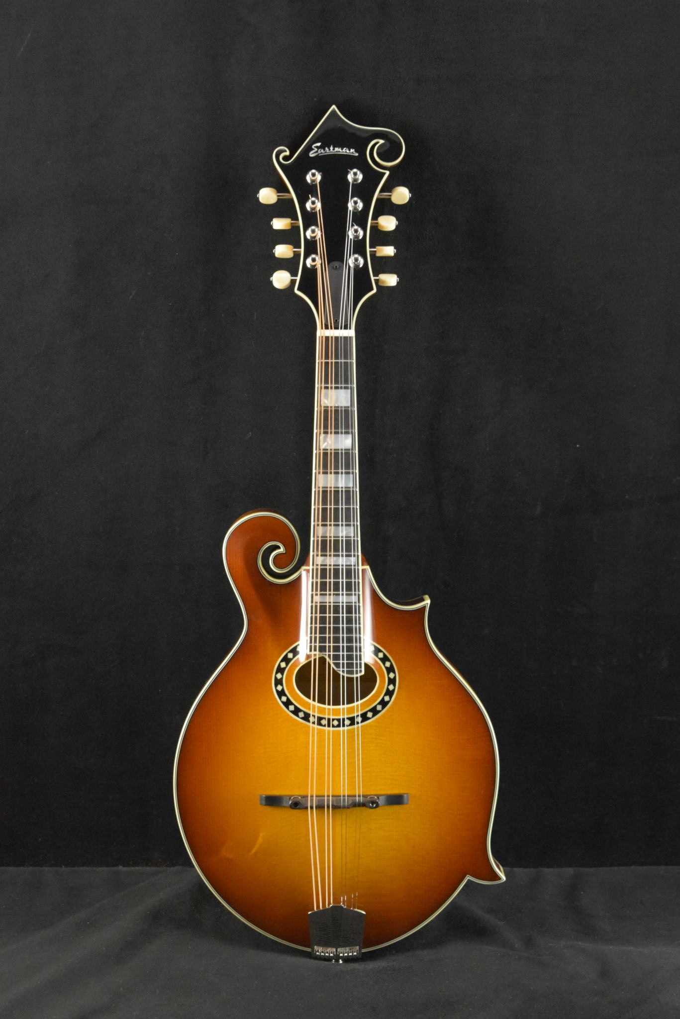Eastman Eastman MD614-GB F-Style Oval-Hole Electric Mandolin Goldburst