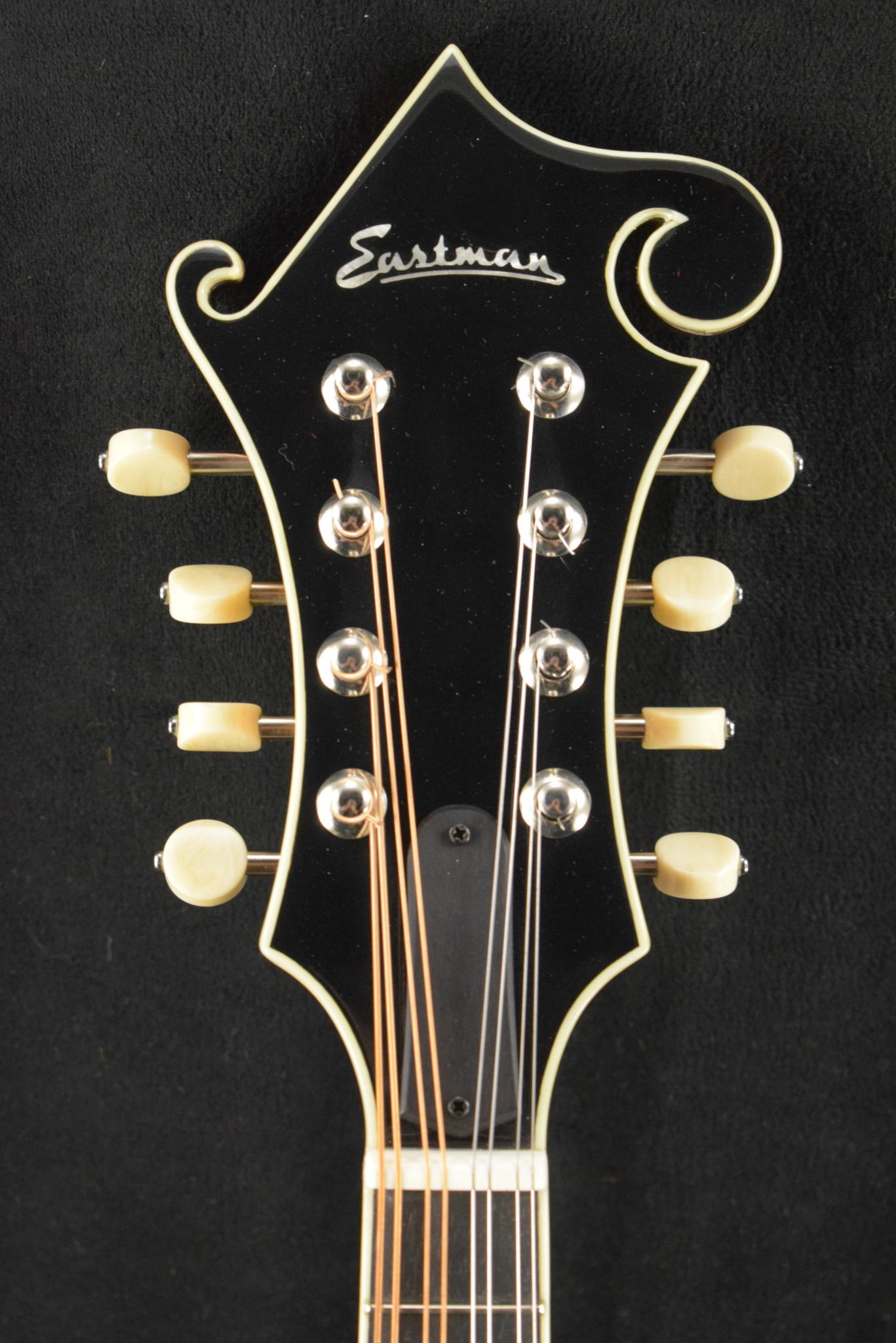 Eastman Eastman MD614-GB F-Style Oval-Hole Electric Mandolin Goldburst