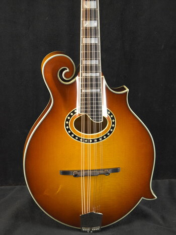 Eastman Eastman MD614-GB F-Style Oval-Hole Electric Mandolin Goldburst