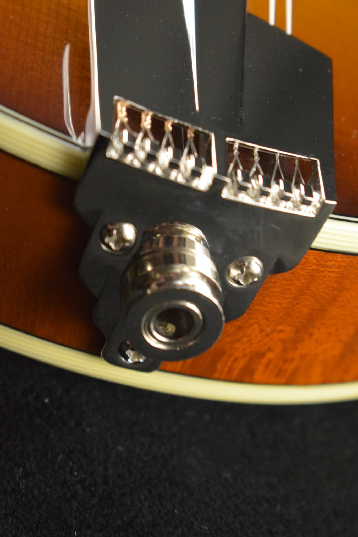 Eastman Eastman MD614-GB F-Style Oval-Hole Electric Mandolin Goldburst