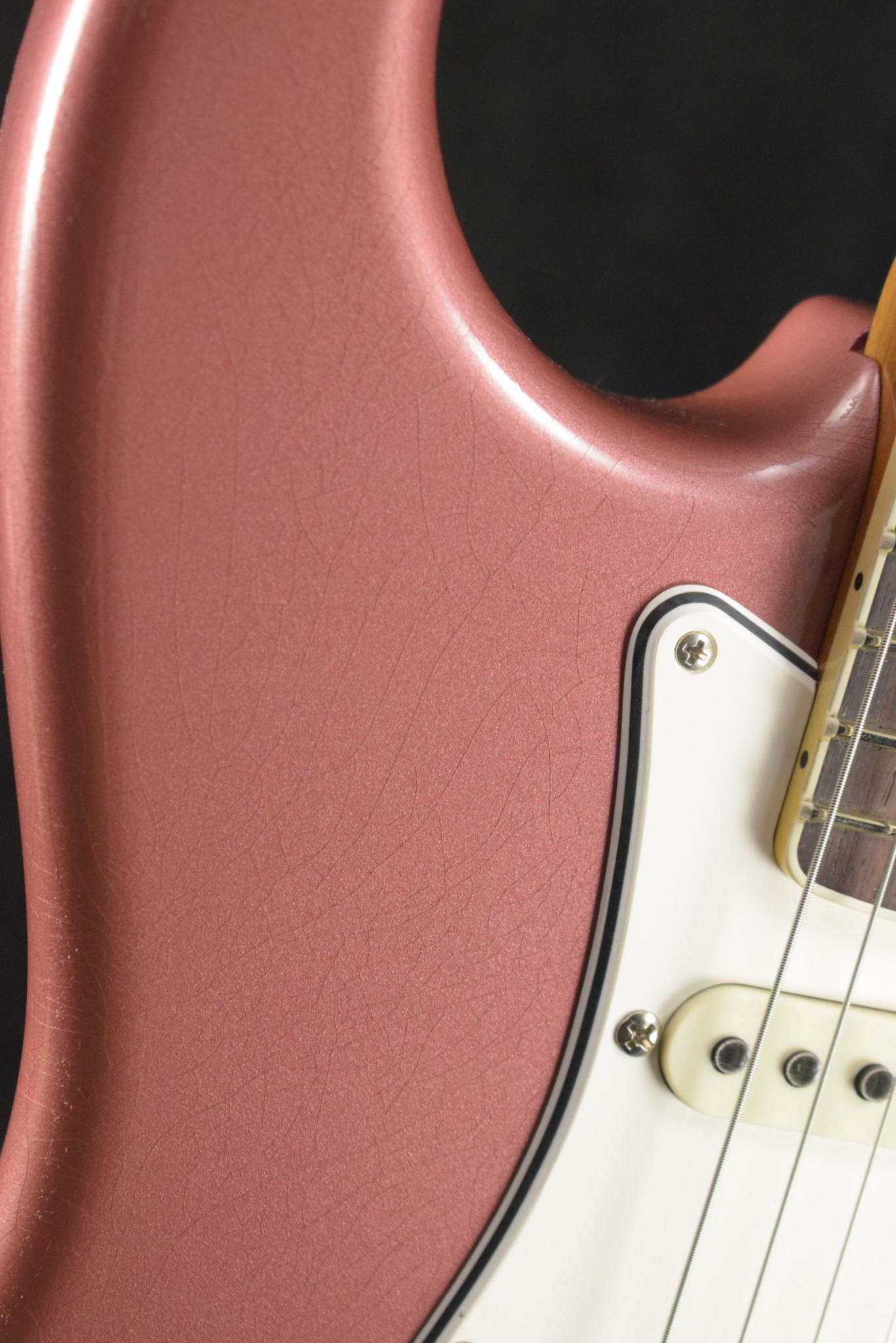 Fender Fender Limited Edition Roasted '65 Strat DLX Closet Classic - Aged Burgundy Mist Metallic