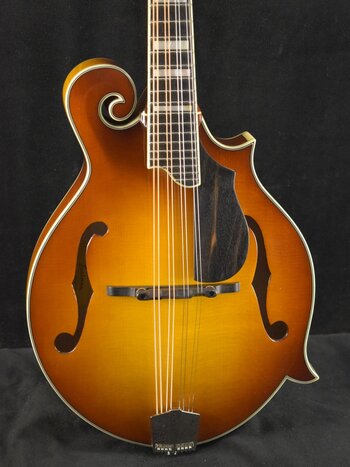 Eastman Eastman MD615-GB F-Style F-Hole Electric Mandolin Goldburst Gloss Finish