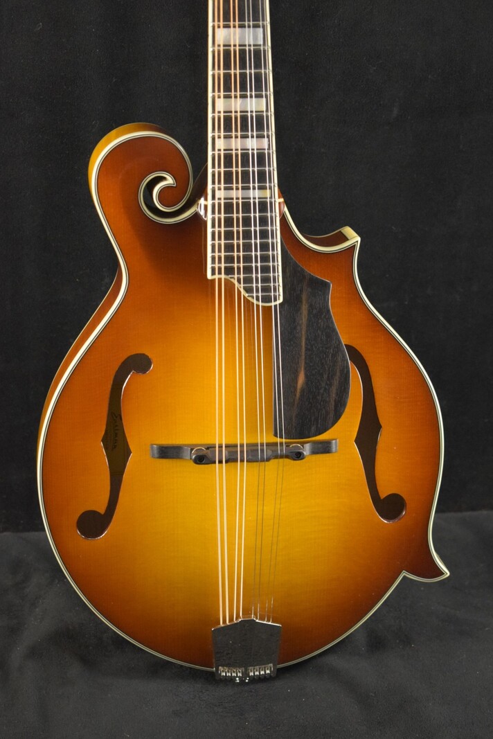 Eastman Eastman MD615-GB F-Style F-Hole Electric Mandolin Goldburst Gloss Finish