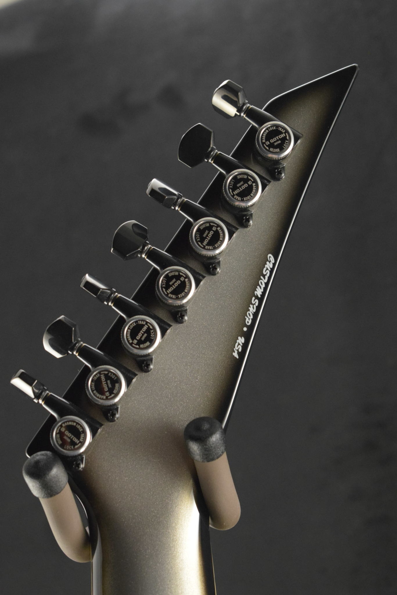 Jackson Jackson Custom Shop USA Special Edition King V 7 String Silverburst