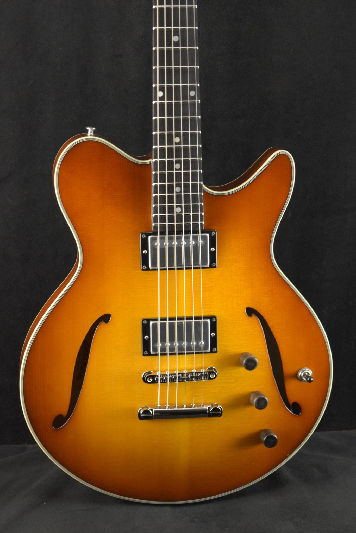 Eastman Eastman Romeo 14" Thinline Lollar Humbuckers Goldburst Truetone Gloss