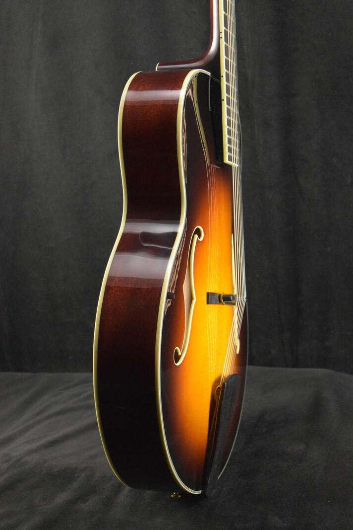 Eastman Eastman AR610-CS Solid Wood Archtop Classic Sunburst Truetone Gloss