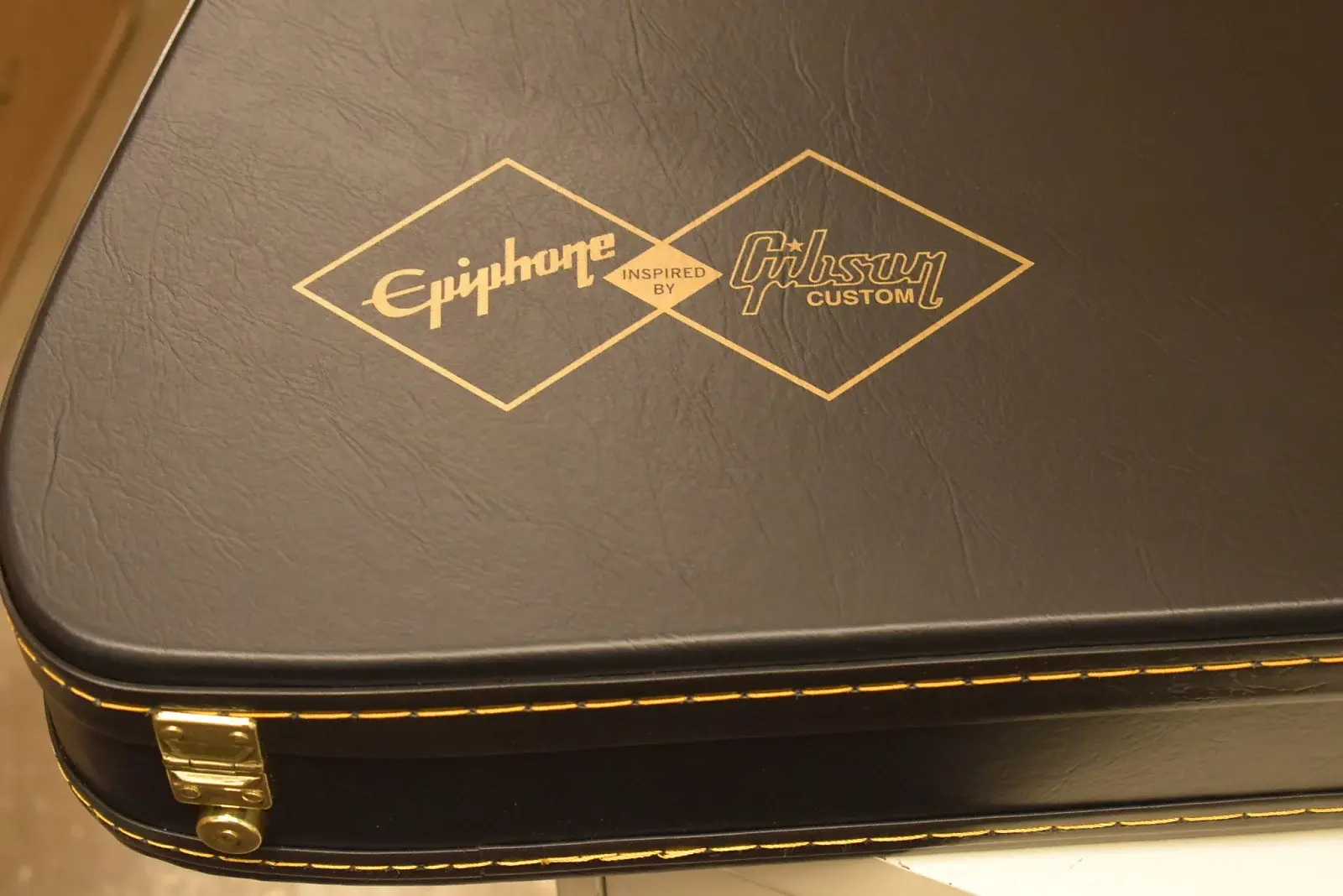 Epiphone Epiphone (Inspired by Gibson Custom) Jimi Hendrix™ "Love Drops" Flying V Ebony