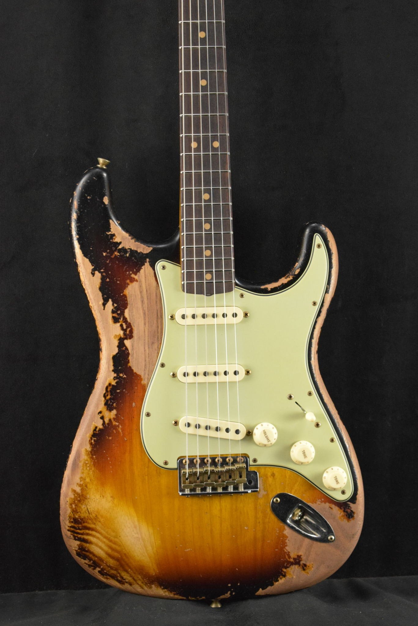 Fender Fender 1963 Stratocaster Super Heavy Relic Super Faded Aged 3-Color Sunburst 3A Rosewood Fingerboard