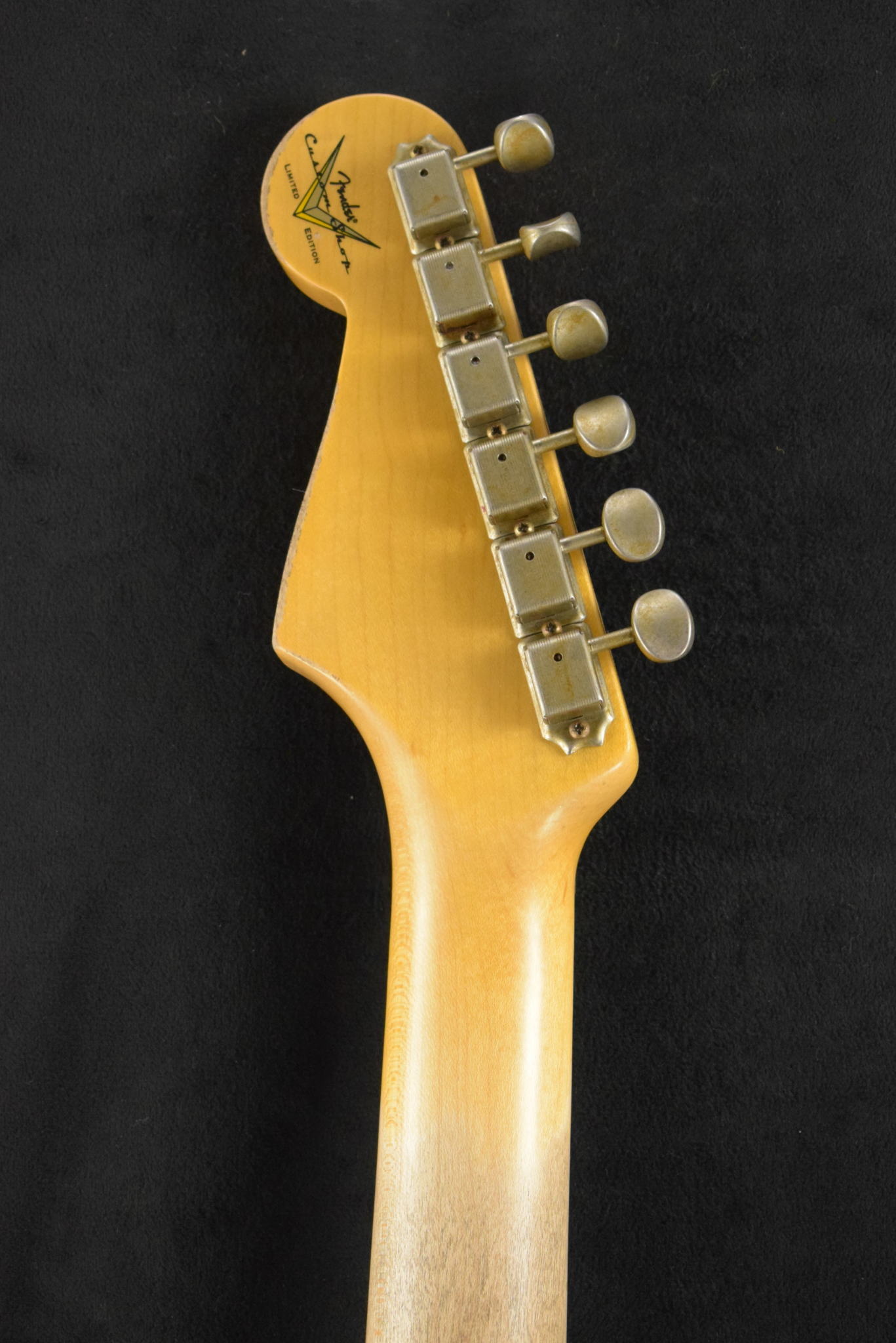 Fender Fender Limited Edition 1964 L-Series Stratocaster Heavy Relic Aged Daphne Blue 3A Rosewood Fingerboard