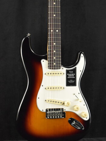 Fender Fender Player II Stratocaster 3-Color Sunburst Rosewood Fingerboard