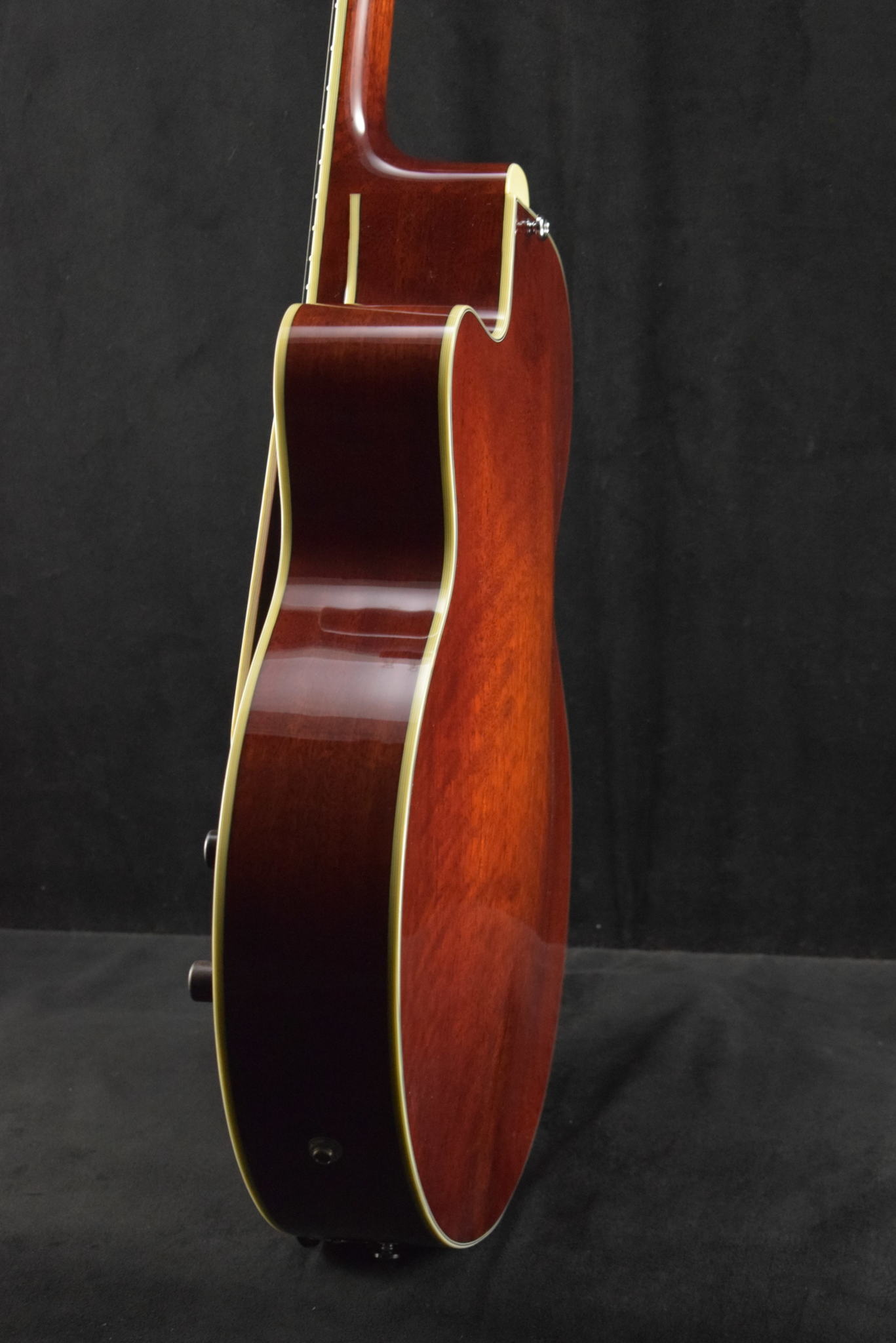 Eastman Eastman AR605CED Archtop Classic Truetone Gloss