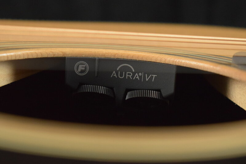 Martin Martin D-28E Modern Deluxe Fishman Aura VT Blend Acoustic-Electric Natural