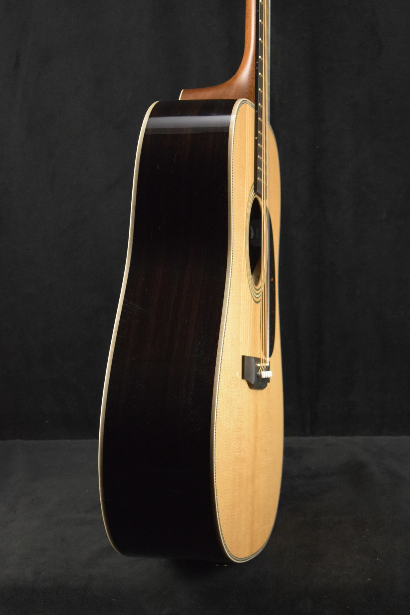 Martin Martin D-28E Modern Deluxe Fishman Aura VT Blend Acoustic-Electric Natural