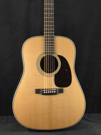 Martin Martin D-28E Modern Deluxe Fishman Aura VT Blend Acoustic-Electric Natural
