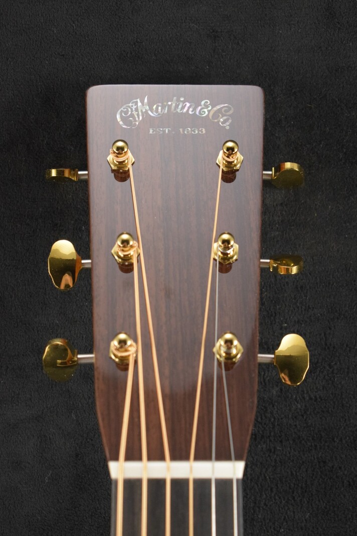 Martin Martin D-28E Modern Deluxe Fishman Aura VT Blend Acoustic-Electric Natural