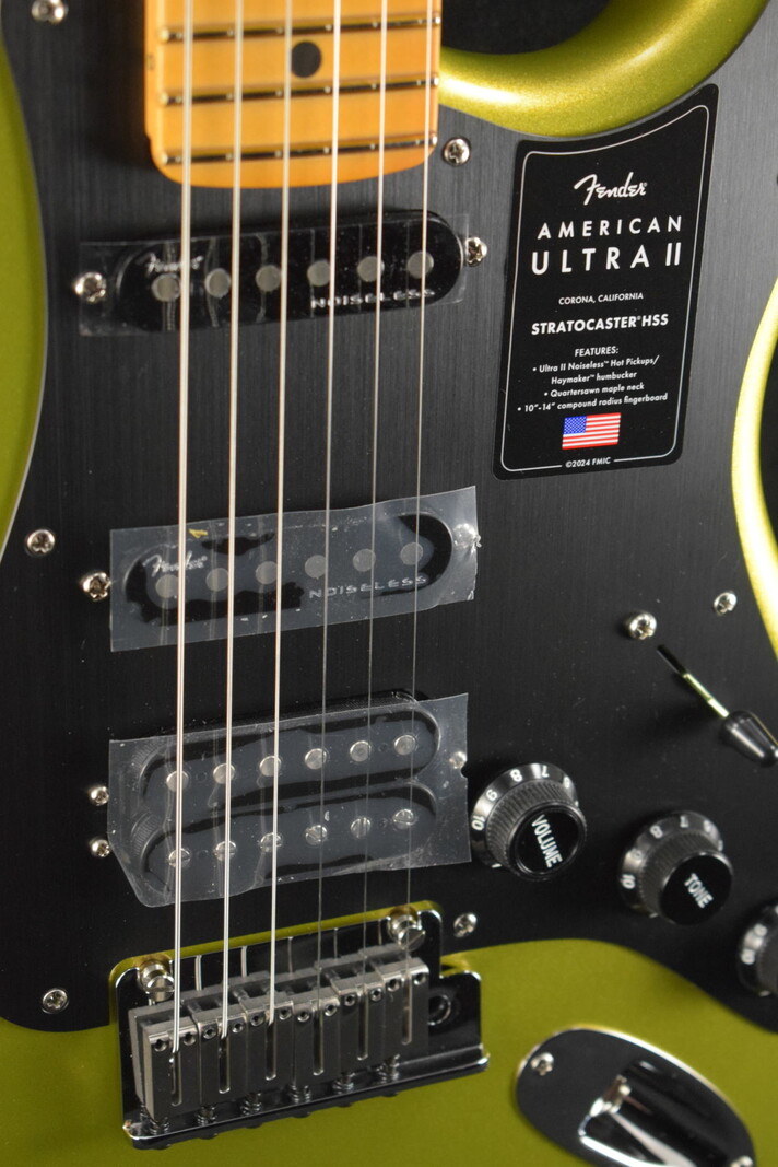 Fender Fender American Ultra II Stratocaster HSS Solar Flare Maple Fingerboard