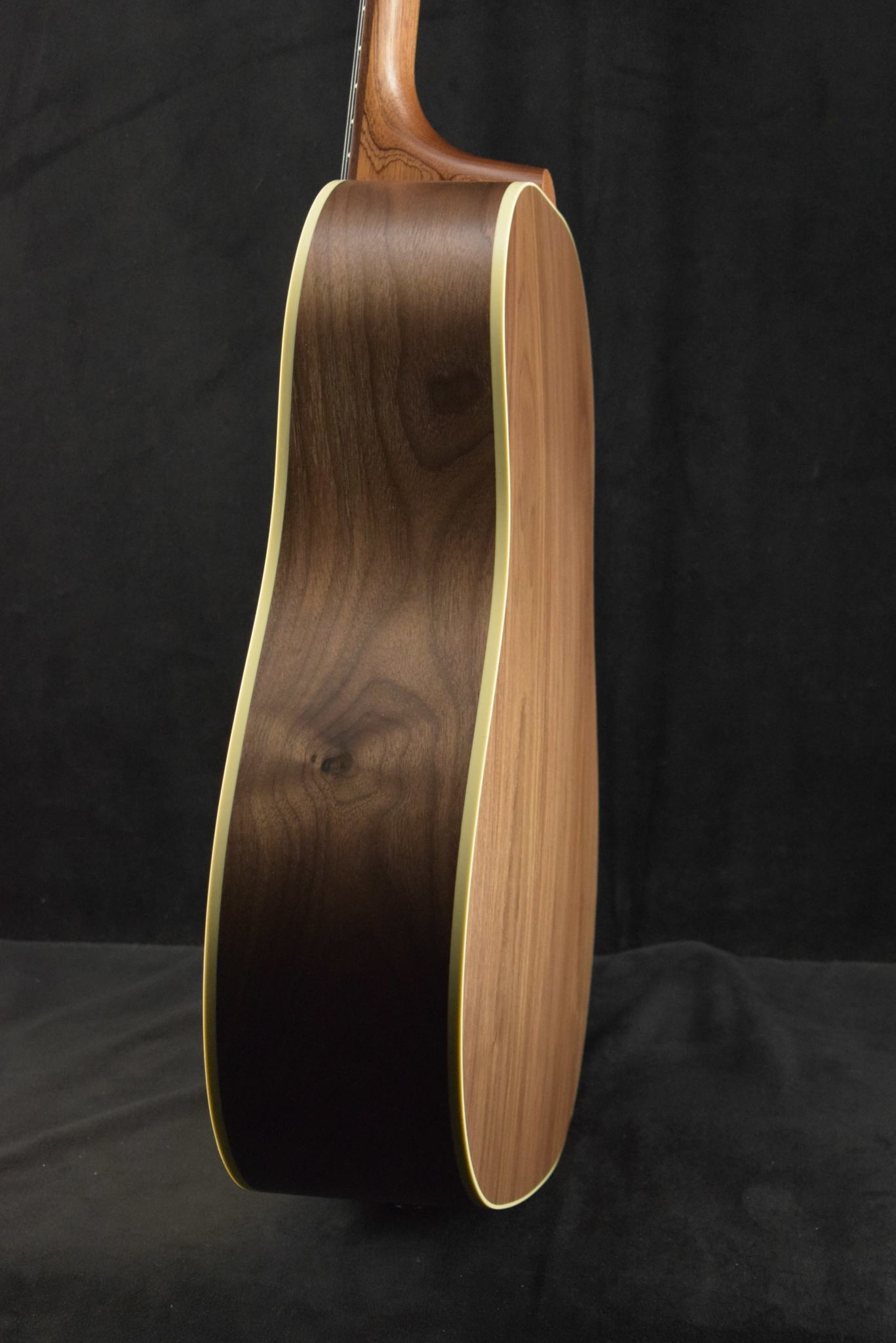 Gibson Gibson J-45 Studio Walnut Satin Natural