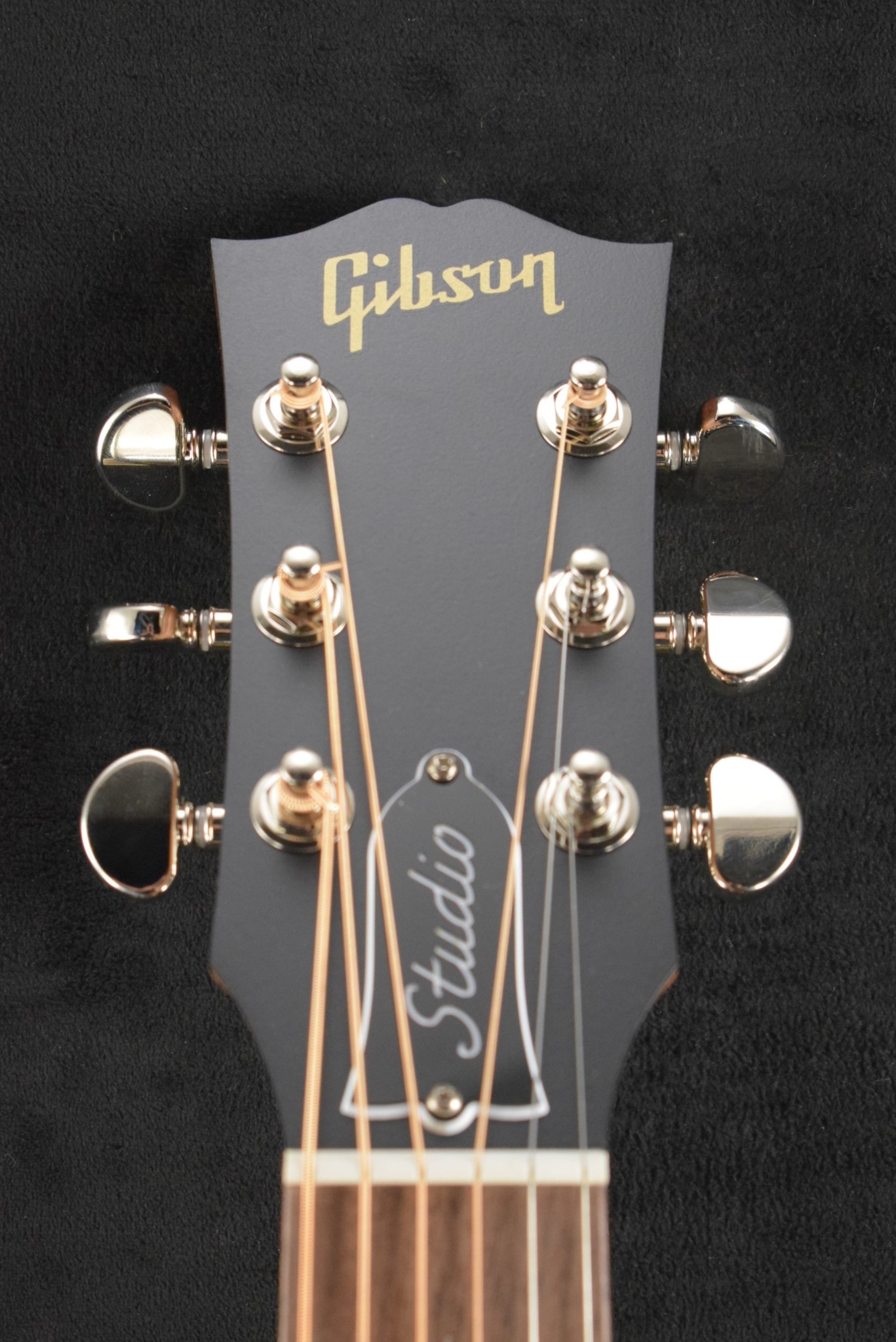 Gibson Gibson J-45 Studio Walnut Satin Natural