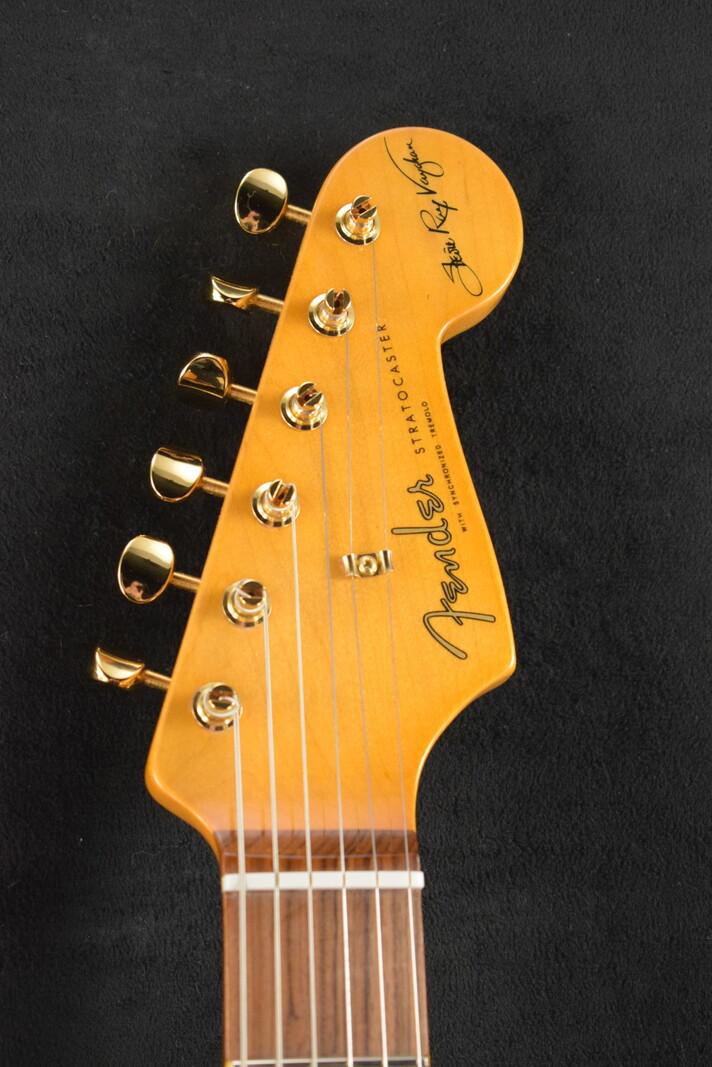 Fender Fender Stevie Ray Vaughan Stratocaster 3-Color Sunburst Pau Ferro Fingerboard