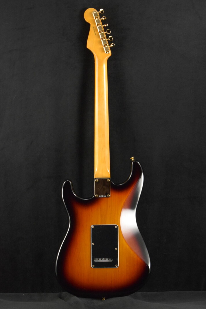 Fender Fender Stevie Ray Vaughan Stratocaster 3-Color Sunburst Pau Ferro Fingerboard