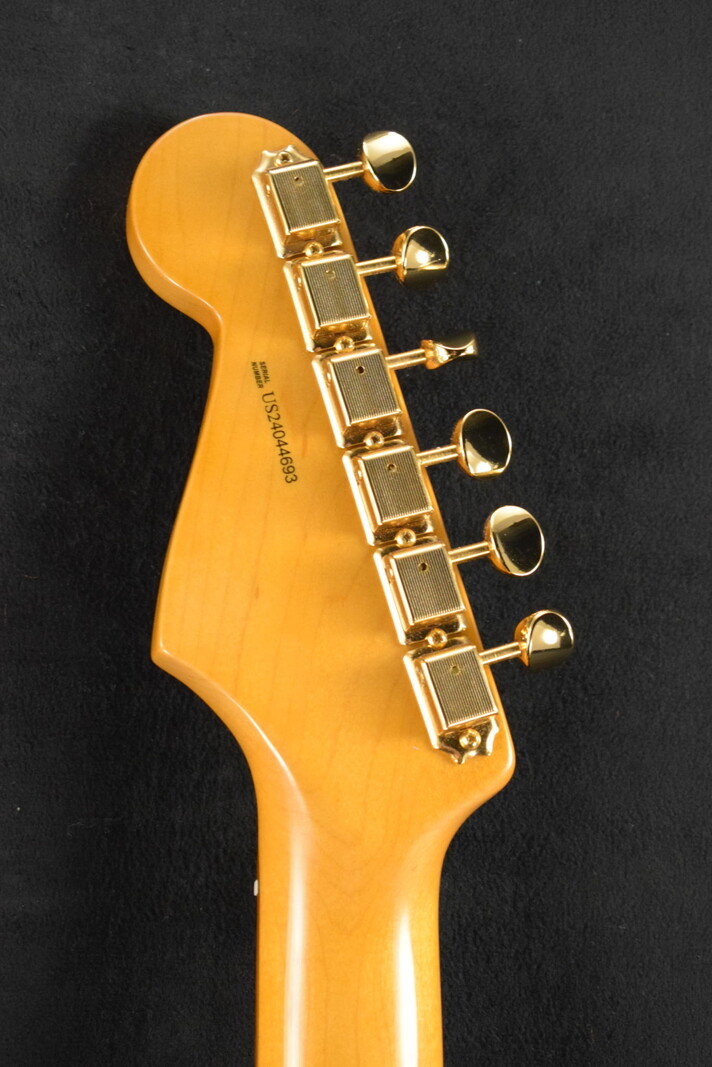 Fender Fender Stevie Ray Vaughan Stratocaster 3-Color Sunburst Pau Ferro Fingerboard