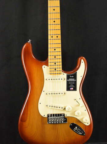 Fender Fender American Professional II Stratocaster Sienna Sunburst Maple Fingerboard