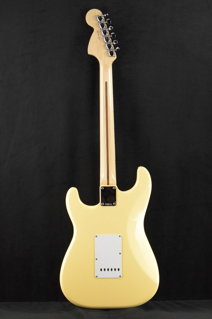 ギター Fender Yngwie Malmsteen Vintage White Amazon.com: Fender Yngwie Malmsteen Stratocaster - Vintage