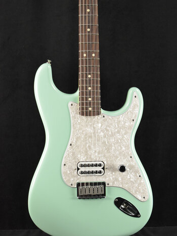 Fender Fender Limited Edition Tom DeLonge Stratocaster Surf Green Rosewood Fingerboard