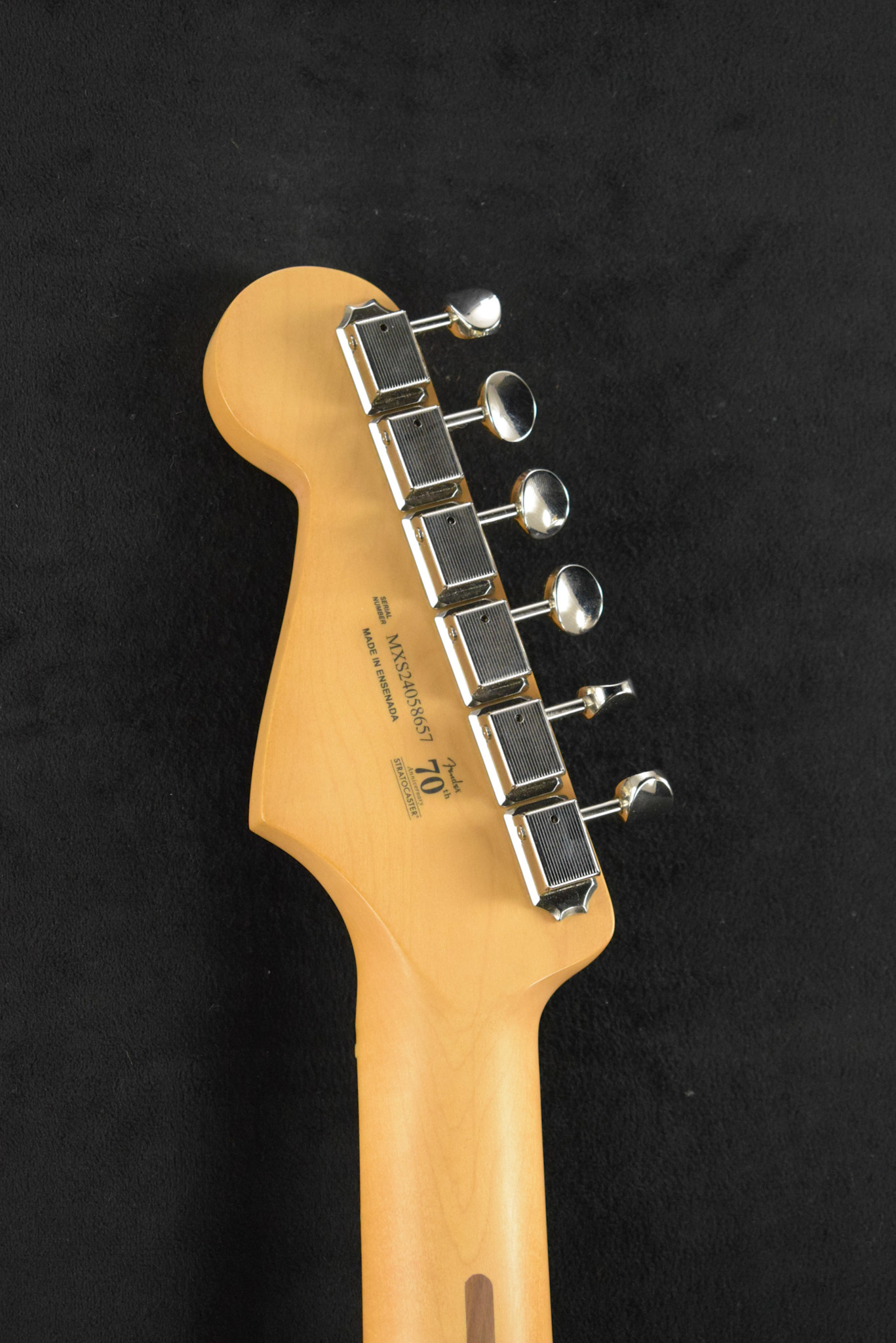 Fender Fender Player II Stratocaster HSS Hialeah Yellow Maple Fingerboard