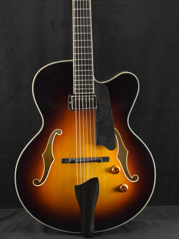 Eastman Eastman AR503CE-SB Archtop Sunburst