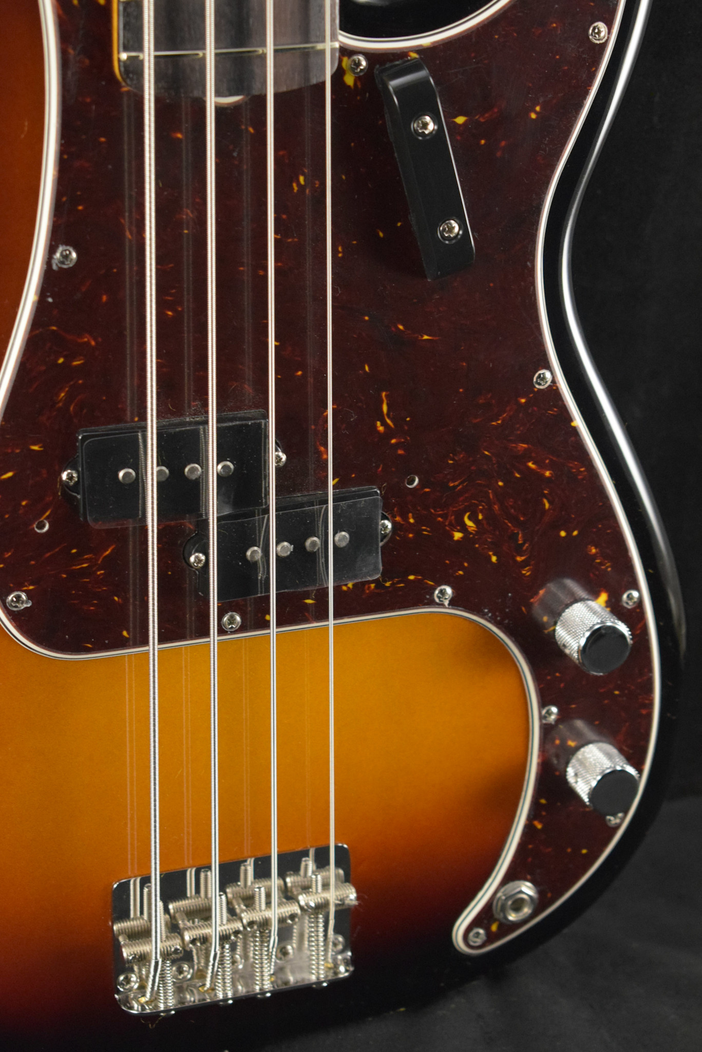 Fender Fender American Vintage II 1960 Precision Bass 3-Color Sunburst Rosewood Fingerboard