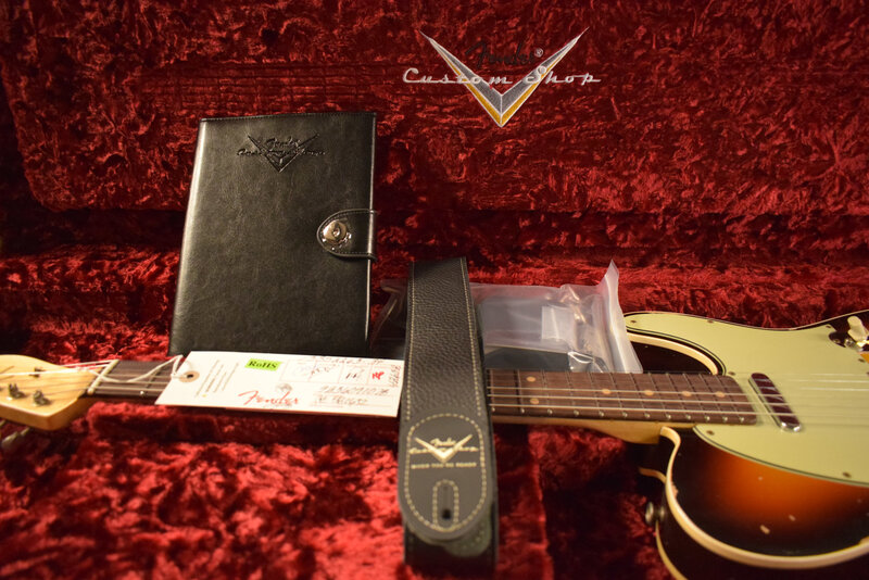 Fender Fender 1960 Telecaster Custom Heavy Relic Super Faded Aged Chocolate 3-Color Sunburst 3A Rosewood Fingerboard