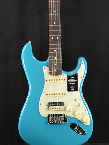 Fender Fender American Professional II Stratocaster HSS Miami Blue Rosewood Fingerboard
