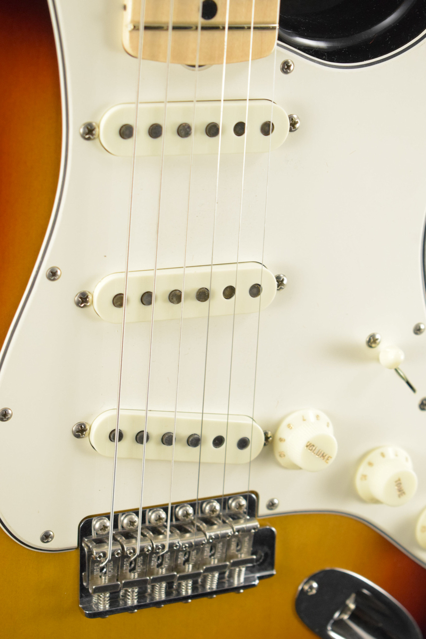 Fender Fender Custom Shop 1968 Stratocaster DLX Closet Classic 3-Color Sunburst