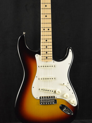 Fender Fender Custom Shop 1968 Stratocaster DLX Closet Classic 3-Color Sunburst