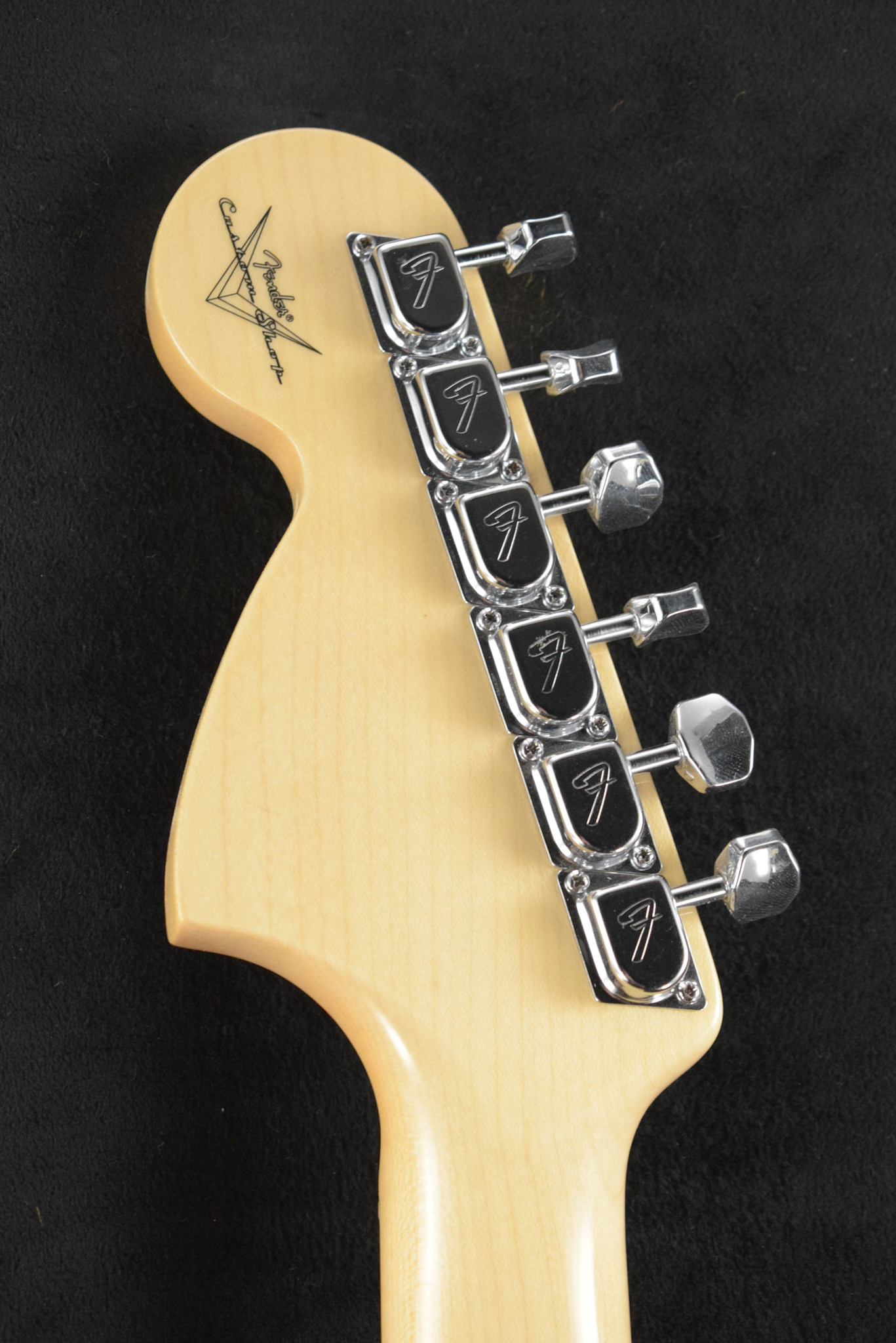 Fender Fender Custom Shop 1968 Stratocaster DLX Closet Classic 3-Color Sunburst