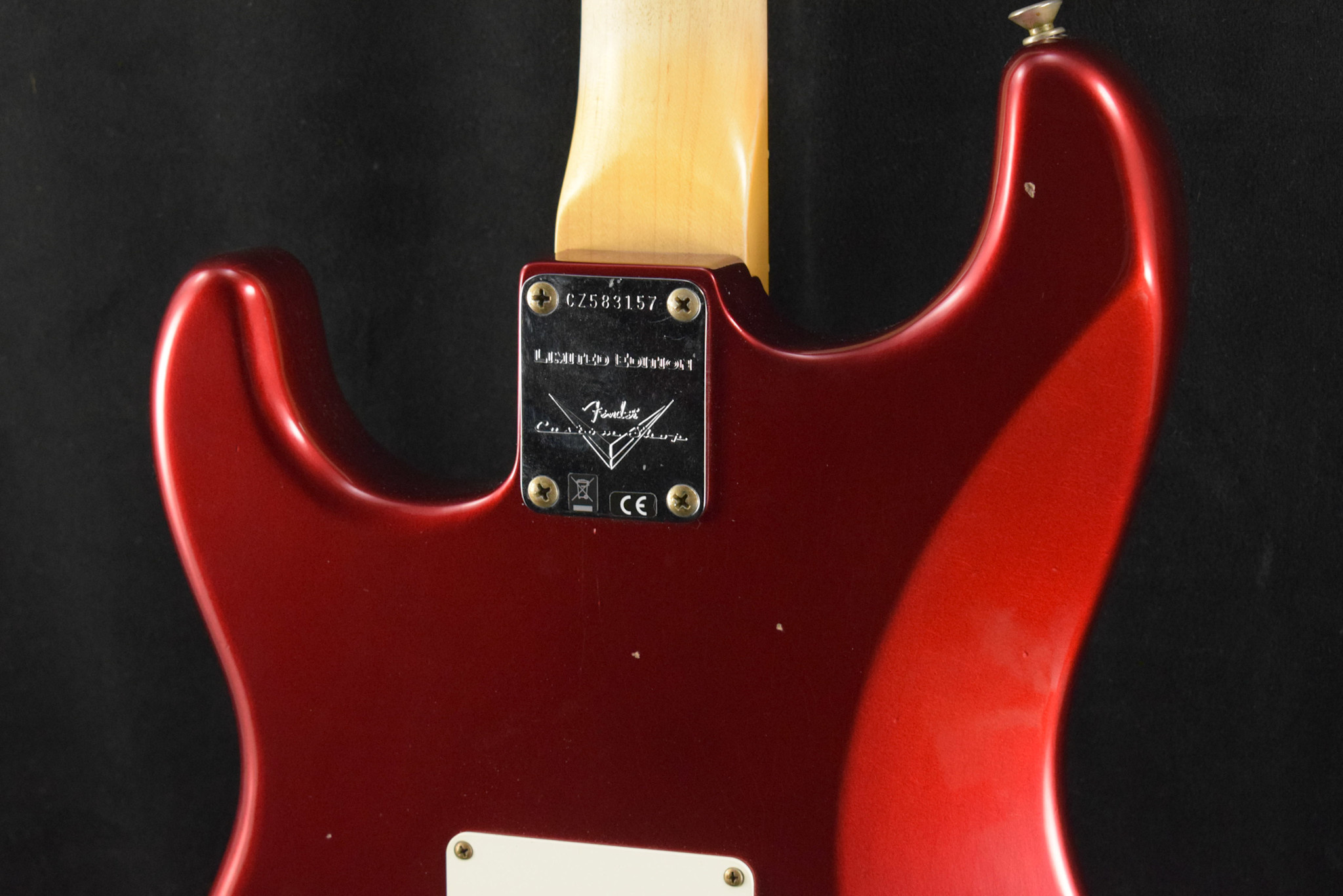 Fender Fender Limited Edition '63 Stratocaster Journeyman Relic Aged Candy Apple Red 3A Rosewood Fingerboard